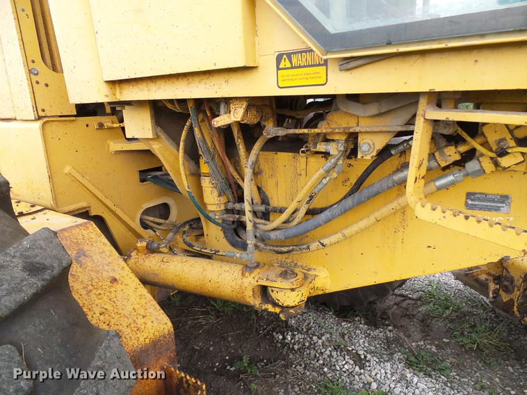 image for item DE5198 1993 John Deere 770BH motor grader