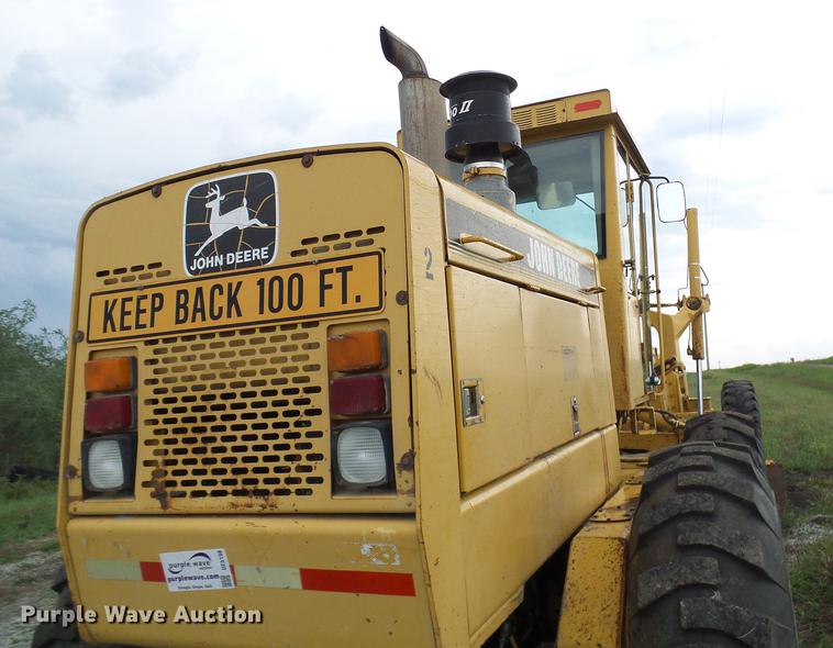 image for item DE5198 1993 John Deere 770BH motor grader