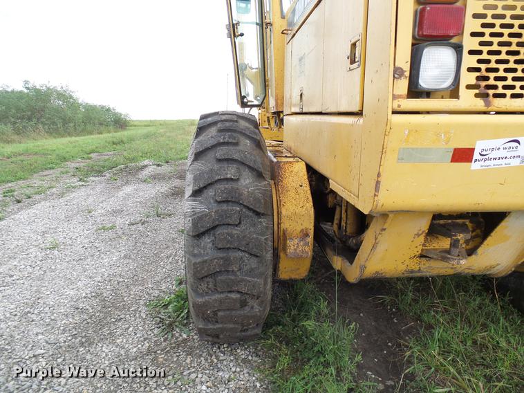 image for item DE5198 1993 John Deere 770BH motor grader