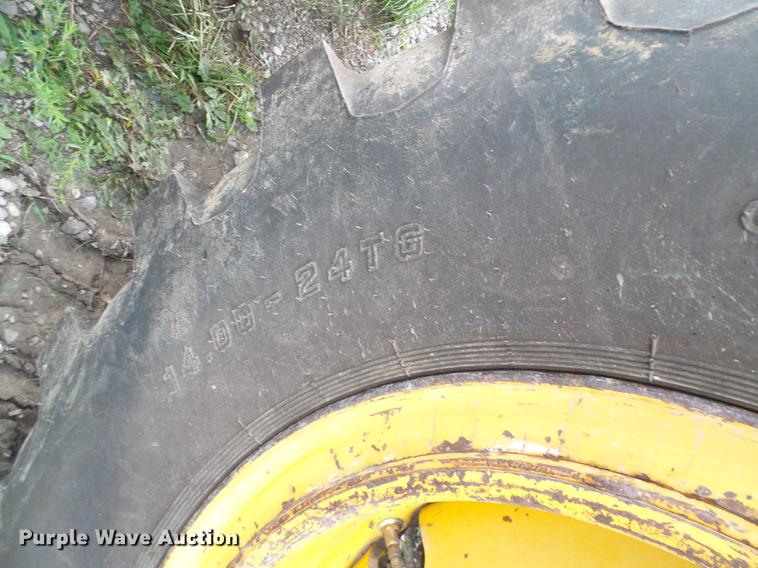 image for item DE5198 1993 John Deere 770BH motor grader