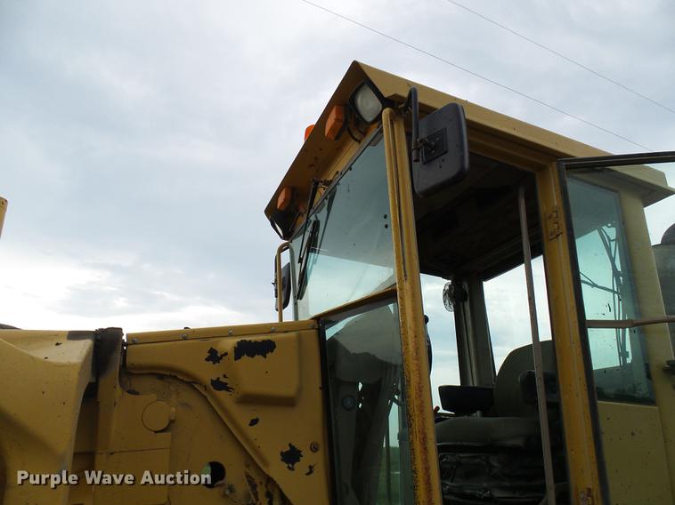 image for item DE5198 1993 John Deere 770BH motor grader