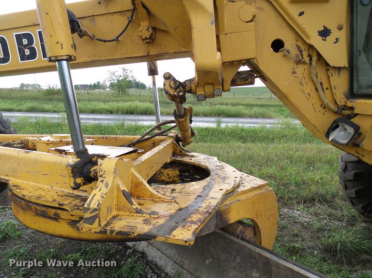 image for item DE5198 1993 John Deere 770BH motor grader