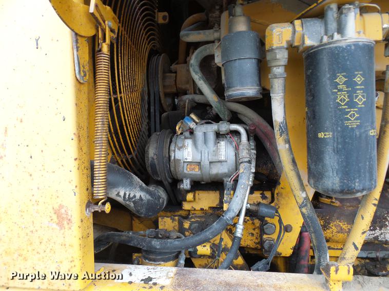 image for item DE5198 1993 John Deere 770BH motor grader