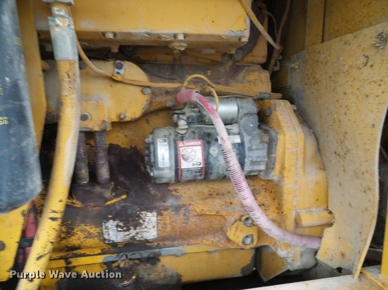 image for item DE5198 1993 John Deere 770BH motor grader