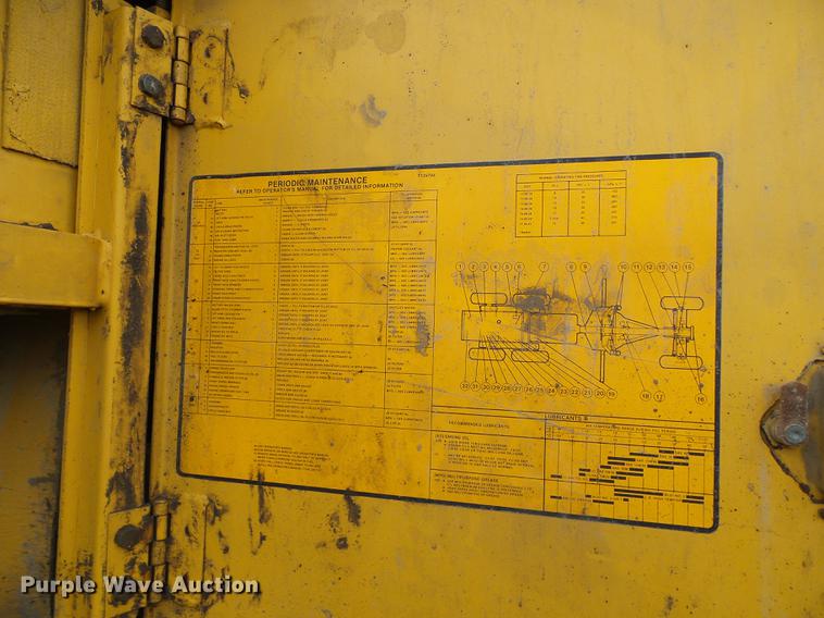 image for item DE5198 1993 John Deere 770BH motor grader