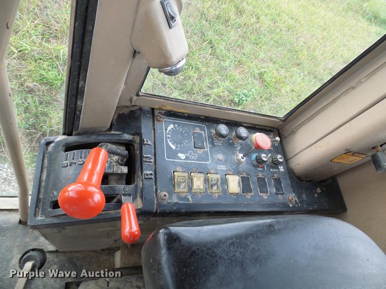 image for item DE5198 1993 John Deere 770BH motor grader