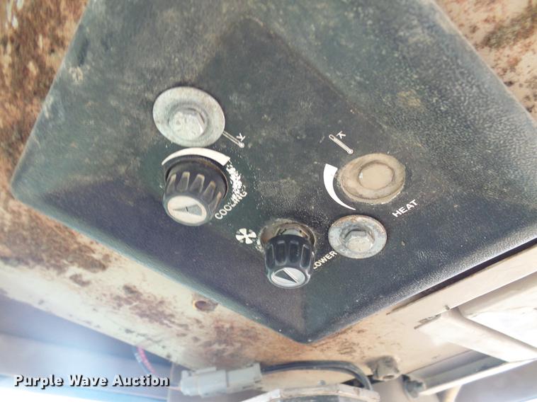 image for item DE5198 1993 John Deere 770BH motor grader