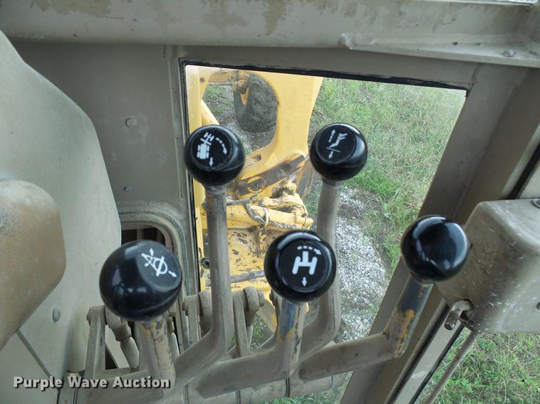 image for item DE5198 1993 John Deere 770BH motor grader