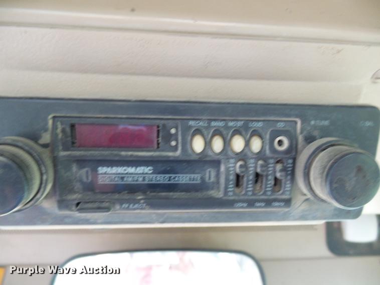 image for item DE5198 1993 John Deere 770BH motor grader