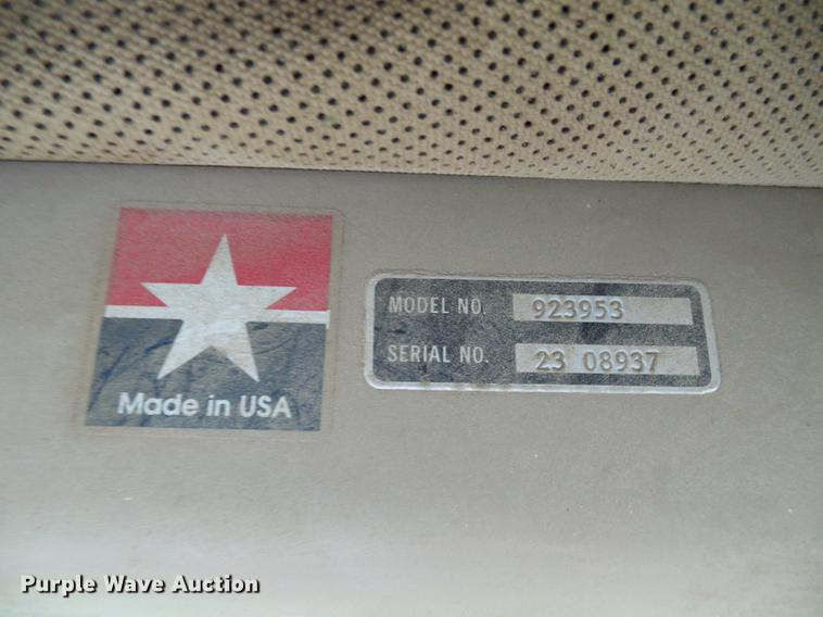 image for item DE5198 1993 John Deere 770BH motor grader