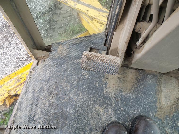 image for item DE5198 1993 John Deere 770BH motor grader