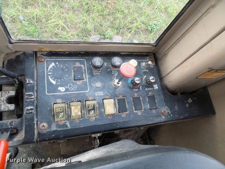 image for item DE5198 1993 John Deere 770BH motor grader