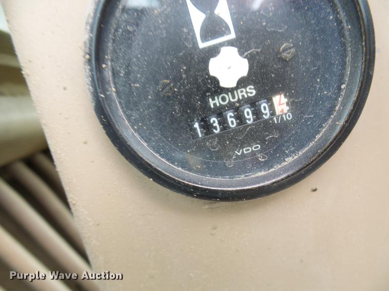 image for item DE5198 1993 John Deere 770BH motor grader