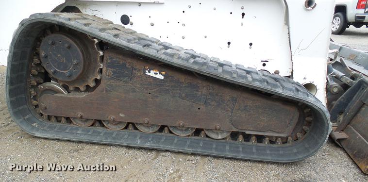 image for item DE5211 2006 Bobcat T300 skid steer