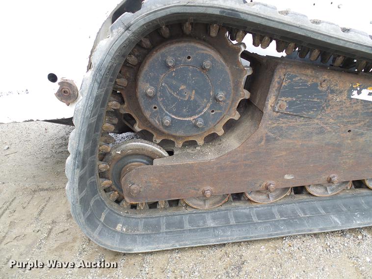 image for item DE5211 2006 Bobcat T300 skid steer