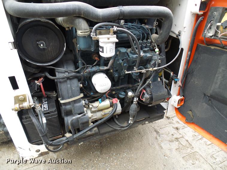 image for item DE5211 2006 Bobcat T300 skid steer