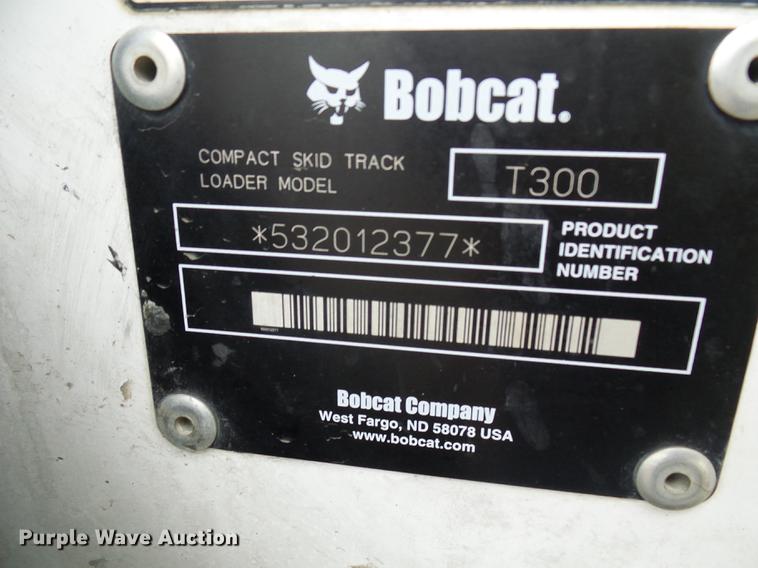 image for item DE5211 2006 Bobcat T300 skid steer