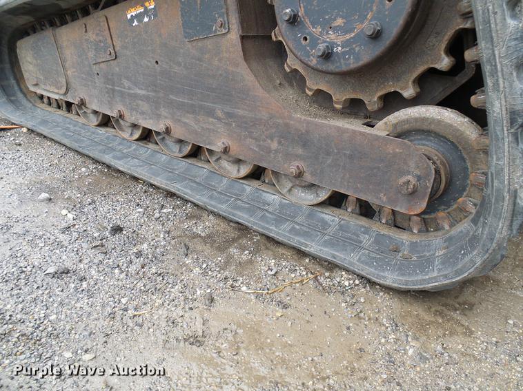 image for item DE5211 2006 Bobcat T300 skid steer