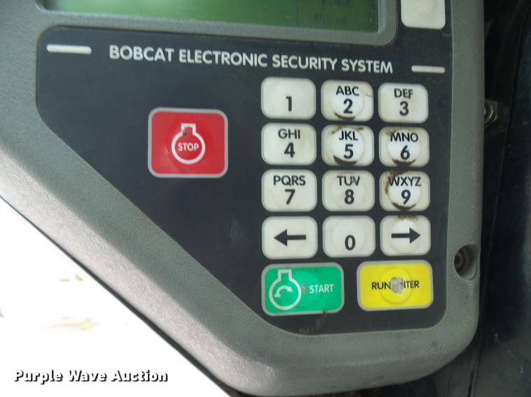 image for item DE5211 2006 Bobcat T300 skid steer