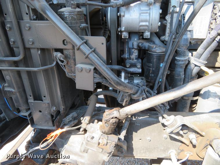 image for item DE6367 2004 Mack CH613 semi truck