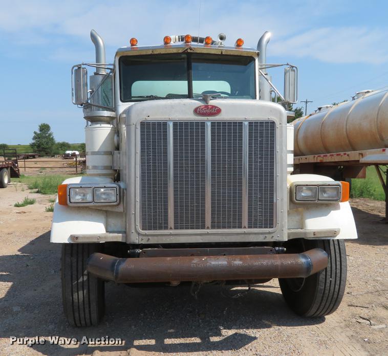 image for item DE6368 2000 Peterbilt 378 vacuum truck