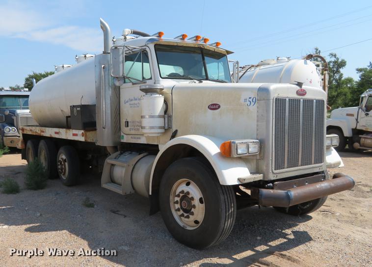 image for item DE6368 2000 Peterbilt 378 vacuum truck