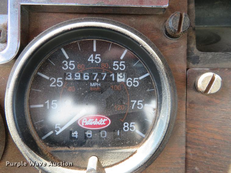 image for item DE6368 2000 Peterbilt 378 vacuum truck