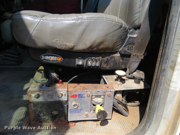 image for item DE6368 2000 Peterbilt 378 vacuum truck