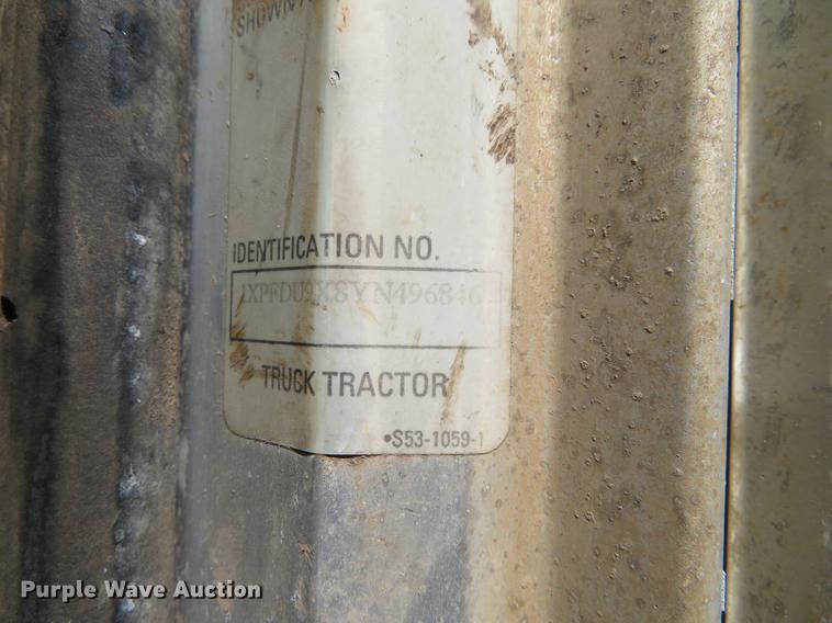 image for item DE6368 2000 Peterbilt 378 vacuum truck