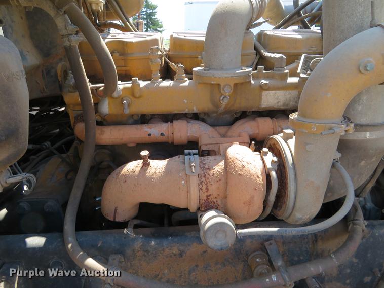 image for item DE6368 2000 Peterbilt 378 vacuum truck