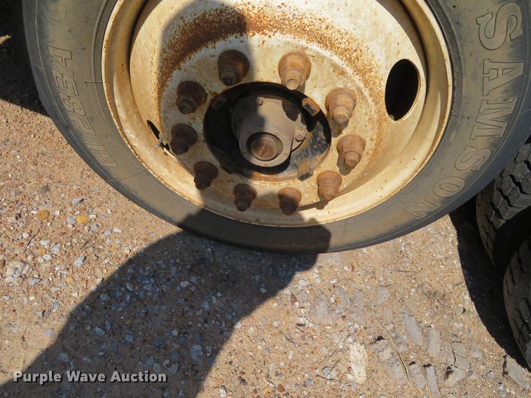 image for item DE6368 2000 Peterbilt 378 vacuum truck