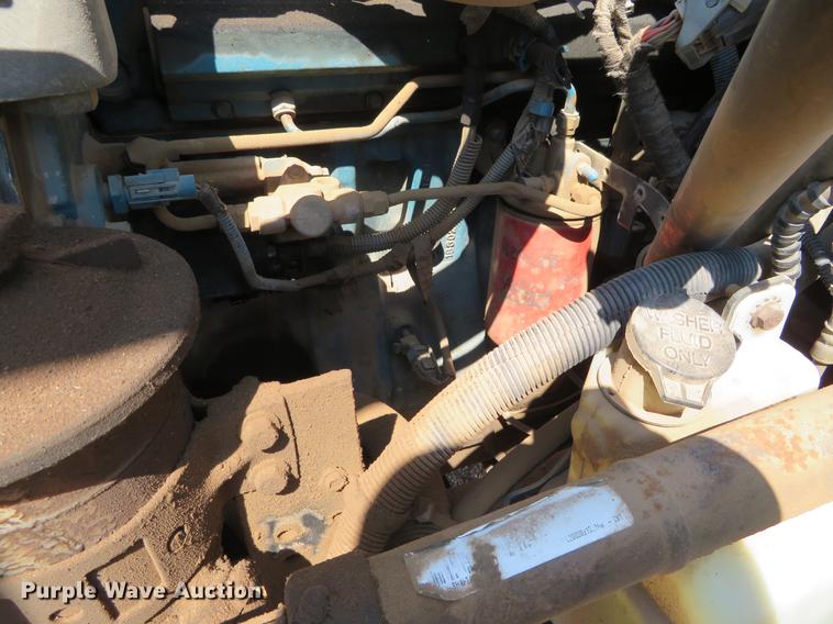 image for item DE6369 2004 International 4300 flatbed truck