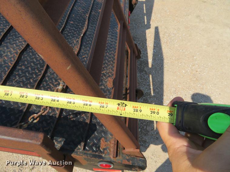 image for item DE6369 2004 International 4300 flatbed truck