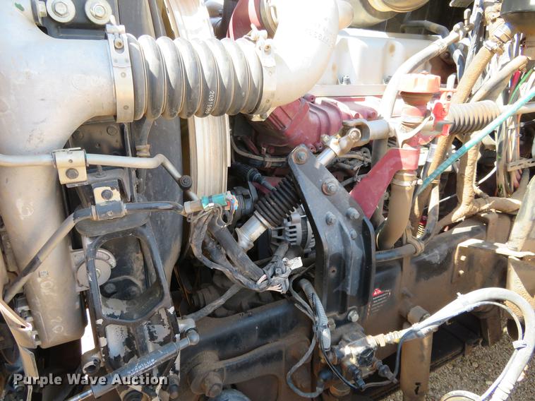 image for item DE6370 2011 Mack Granite semi truck