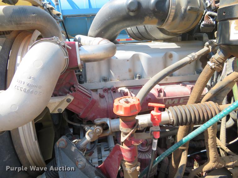 image for item DE6370 2011 Mack Granite semi truck