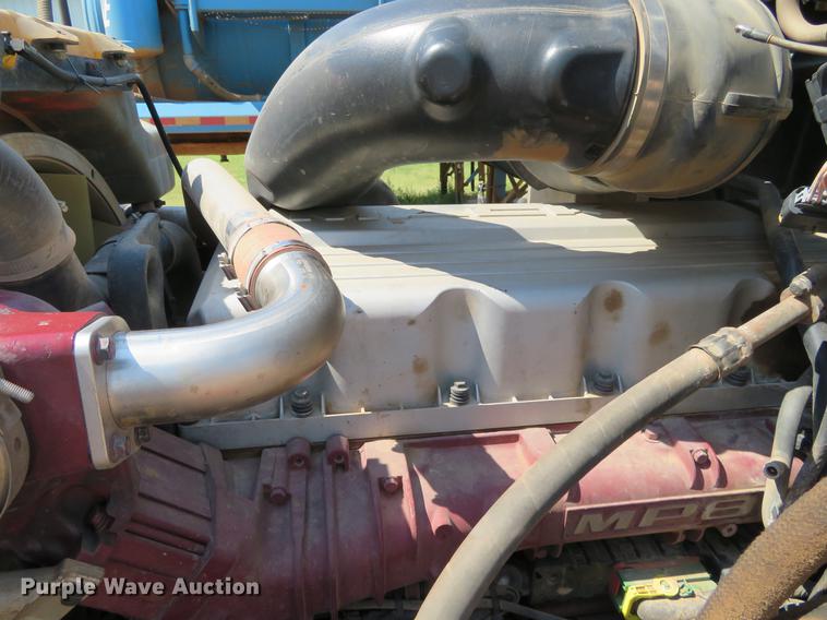 image for item DE6370 2011 Mack Granite semi truck