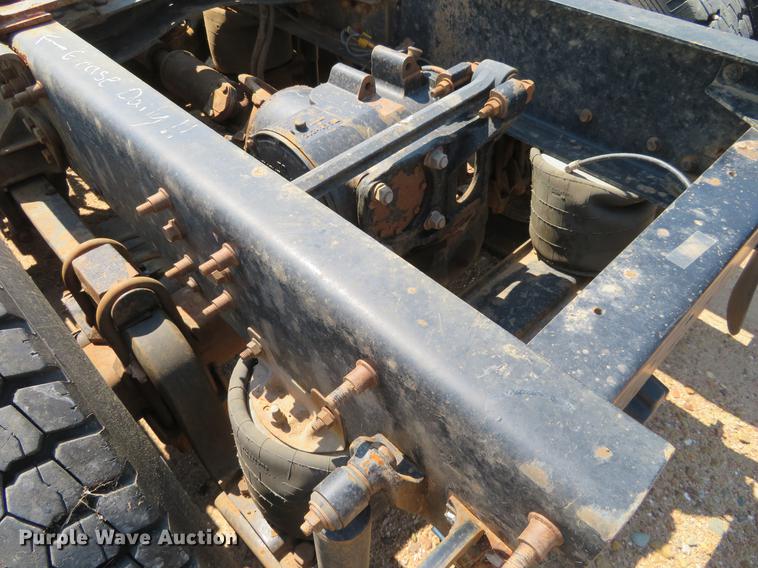 image for item DE6370 2011 Mack Granite semi truck