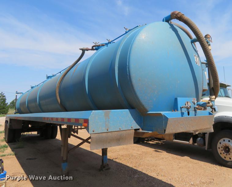 image for item DE6371 2010 VE EV-130 tank trailer