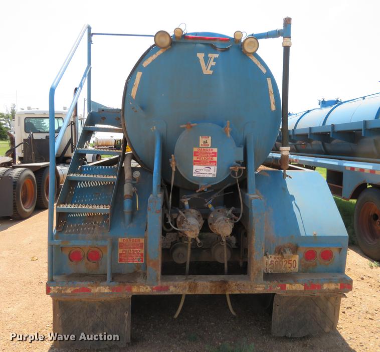 image for item DE6371 2010 VE EV-130 tank trailer