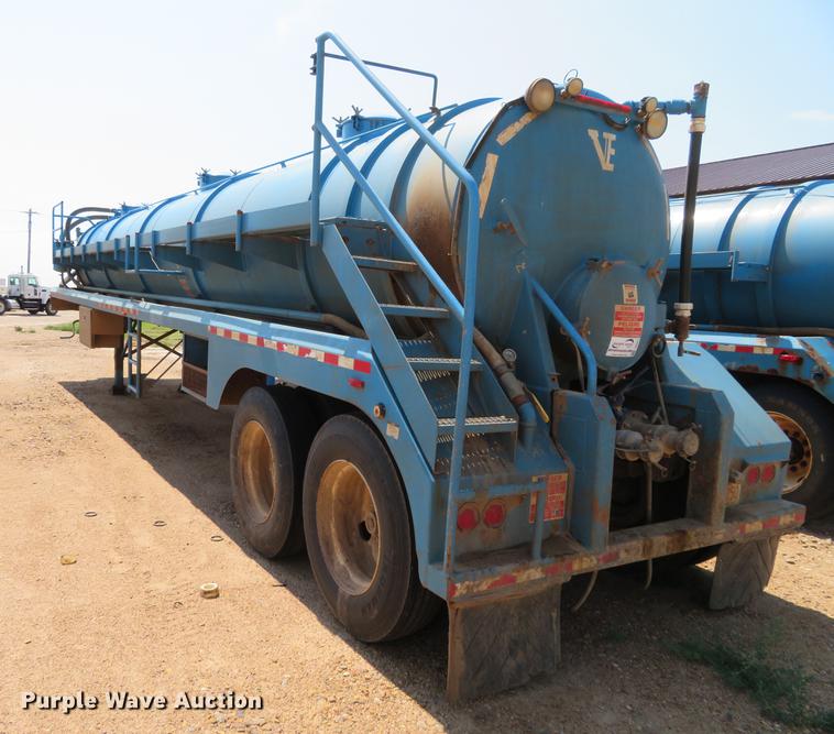 image for item DE6371 2010 VE EV-130 tank trailer