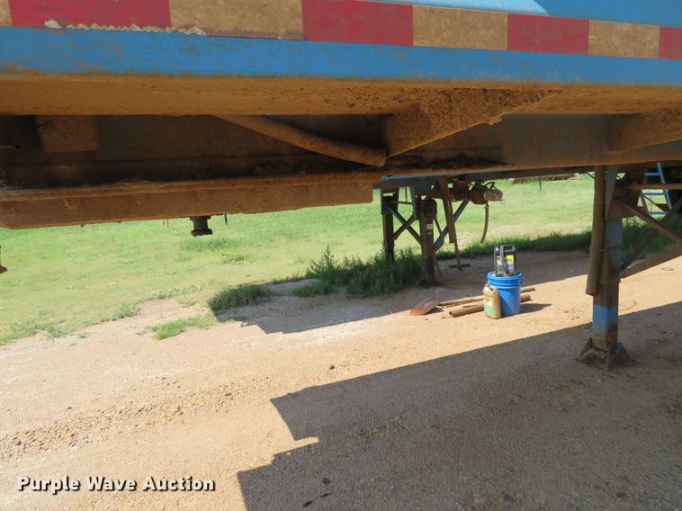 image for item DE6371 2010 VE EV-130 tank trailer