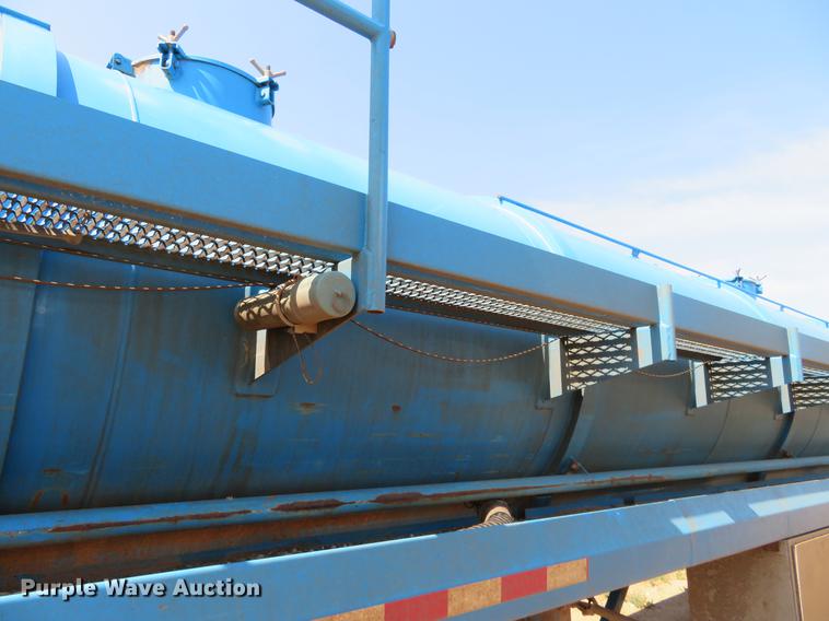 image for item DE6371 2010 VE EV-130 tank trailer