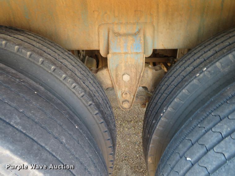 image for item DE6371 2010 VE EV-130 tank trailer