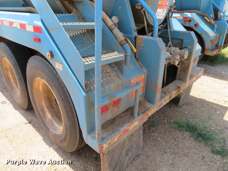 image for item DE6371 2010 VE EV-130 tank trailer