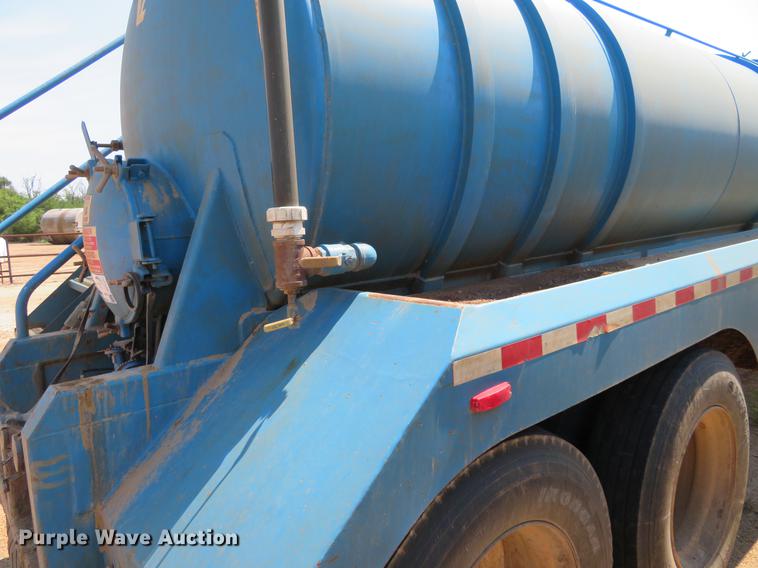 image for item DE6371 2010 VE EV-130 tank trailer