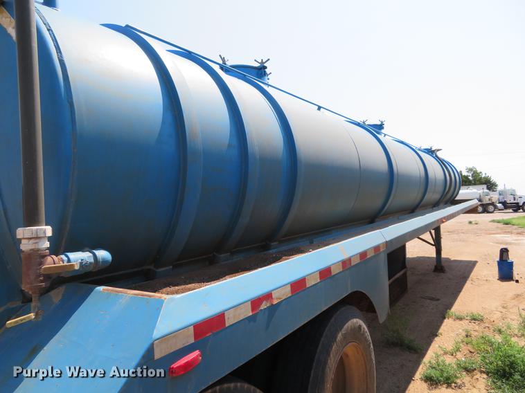 image for item DE6371 2010 VE EV-130 tank trailer