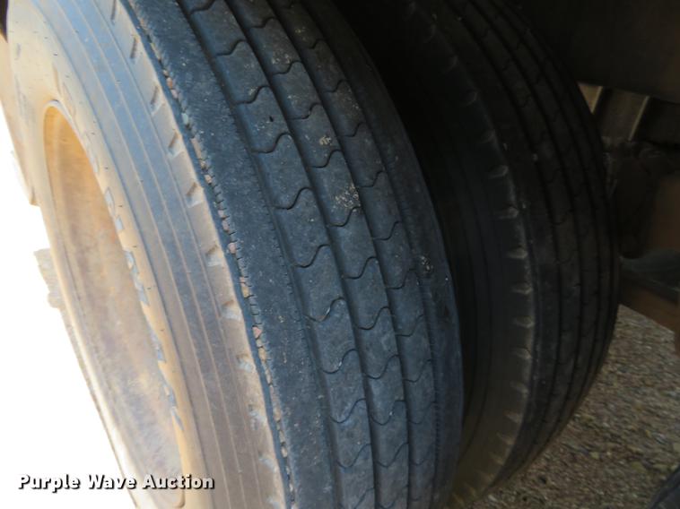 image for item DE6371 2010 VE EV-130 tank trailer