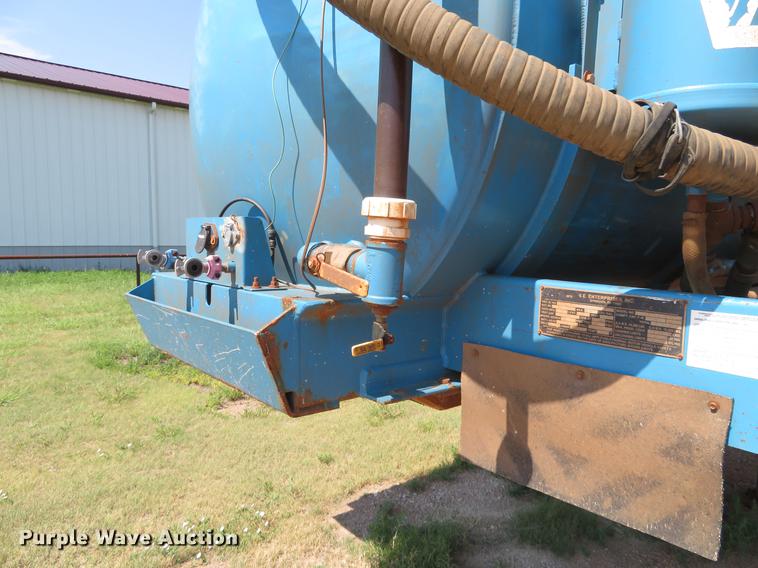 image for item DE6372 2009 VE EV-130 tank trailer