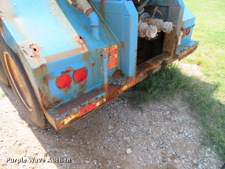 image for item DE6372 2009 VE EV-130 tank trailer