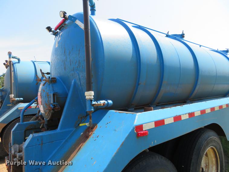 image for item DE6372 2009 VE EV-130 tank trailer